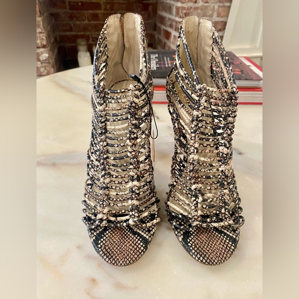 Vince Camuto Alsandra Womens Strappy Snake Sandals Shoes Animal Print Caged Size